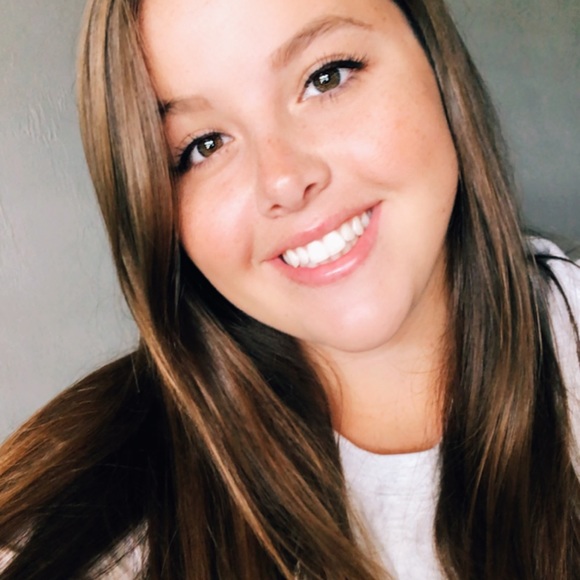 Meet your Posher, Sarah - Picture 1 of 1